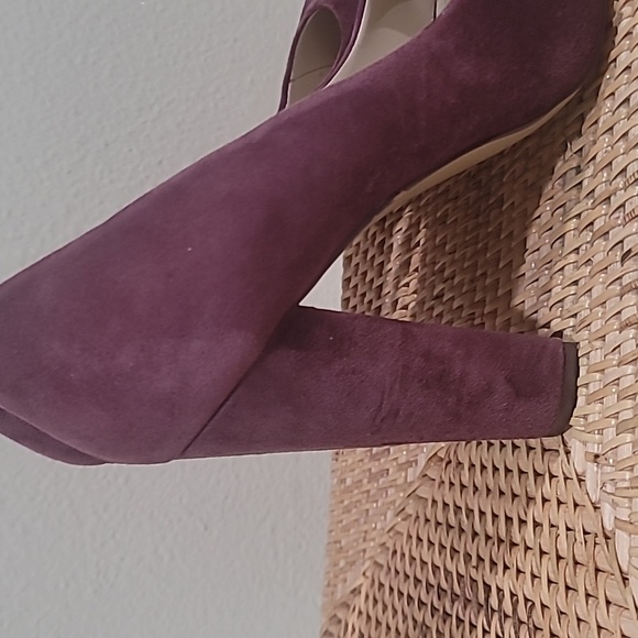 🥀 BCBGENERATION SUEDE PUMPS 🥀 - Picture 7 of 12